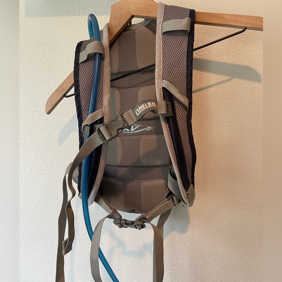 CamelBak Magic Hydration Pack - Picture 7 of 9